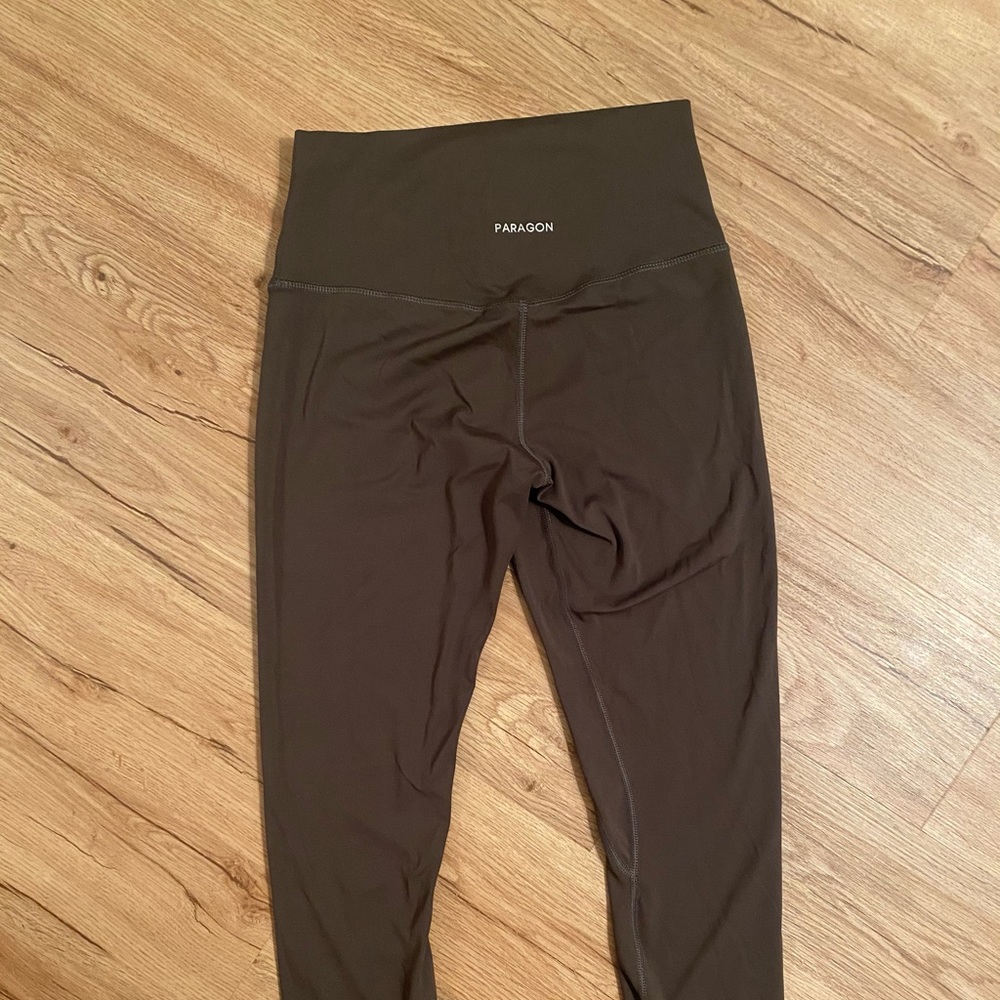 Paragon size small green leggings